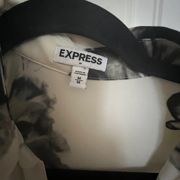 Express Blouse - Picture 3 of 4